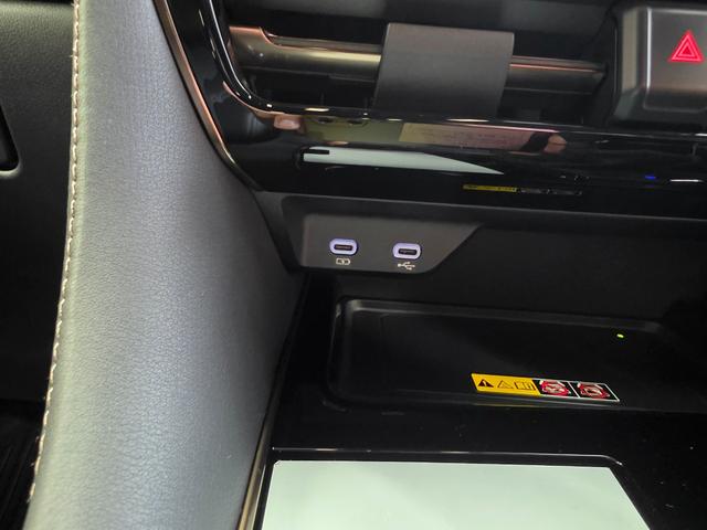 アルファード Ｚ　モデリスタフルエアロ　左右独立ムーンルーフ　デジタルインナーミラー　カラーヘッドアップディスプレイ　パノラミックビューモニター　１４インチディスプレイオーディオ　ＢＳＭ　１３．２型有機ＥＬ後席モニター（25枚目）