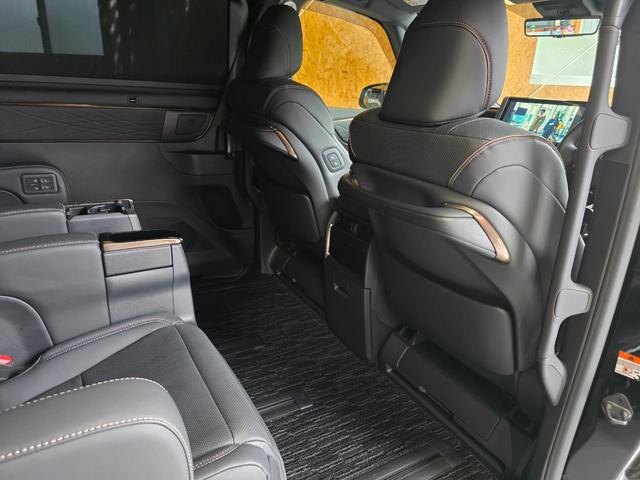 アルファード Ｚ　モデリスタフルエアロ　左右独立ムーンルーフ　デジタルインナーミラー　カラーヘッドアップディスプレイ　パノラミックビューモニター　１４インチディスプレイオーディオ　ＢＳＭ　１３．２型有機ＥＬ後席モニター（31枚目）