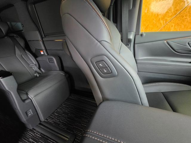 アルファード Ｚ　モデリスタフルエアロ　左右独立ムーンルーフ　デジタルインナーミラー　カラーヘッドアップディスプレイ　パノラミックビューモニター　１４インチディスプレイオーディオ　ＢＳＭ　１３．２型有機ＥＬ後席モニター（39枚目）