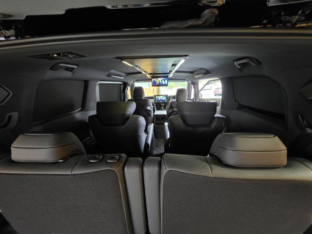 アルファード Ｚ　モデリスタフルエアロ　左右独立ムーンルーフ　デジタルインナーミラー　カラーヘッドアップディスプレイ　パノラミックビューモニター　１４インチディスプレイオーディオ　ＢＳＭ　１３．２型有機ＥＬ後席モニター（41枚目）