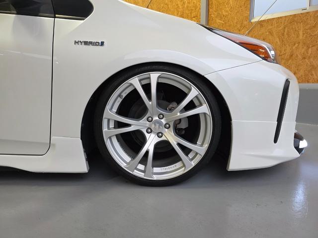 プリウス Ｓ　フルエアロ　車高調　１９インチアルミホイール　ＥＴＣ　ドラレコ　ＬＤＡ　オートハイビーム（12枚目）