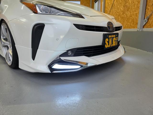 プリウス Ｓ　フルエアロ　車高調　１９インチアルミホイール　ＥＴＣ　ドラレコ　ＬＤＡ　オートハイビーム（15枚目）