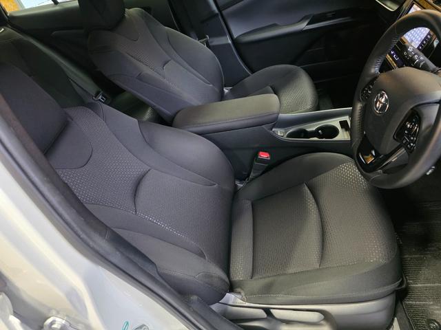 プリウス Ｓ　フルエアロ　車高調　１９インチアルミホイール　ＥＴＣ　ドラレコ　ＬＤＡ　オートハイビーム（21枚目）