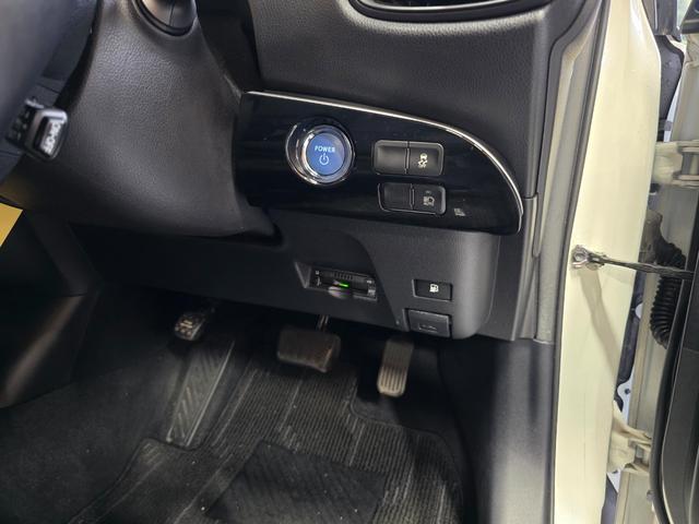 プリウス Ｓ　フルエアロ　車高調　１９インチアルミホイール　ＥＴＣ　ドラレコ　ＬＤＡ　オートハイビーム（23枚目）