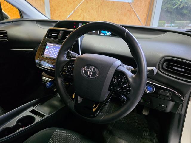プリウス Ｓ　フルエアロ　車高調　１９インチアルミホイール　ＥＴＣ　ドラレコ　ＬＤＡ　オートハイビーム（27枚目）