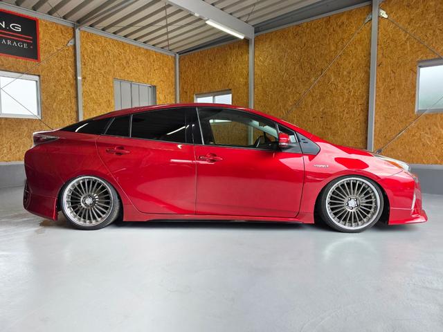 プリウス Sツーリングセレクション(3枚目)