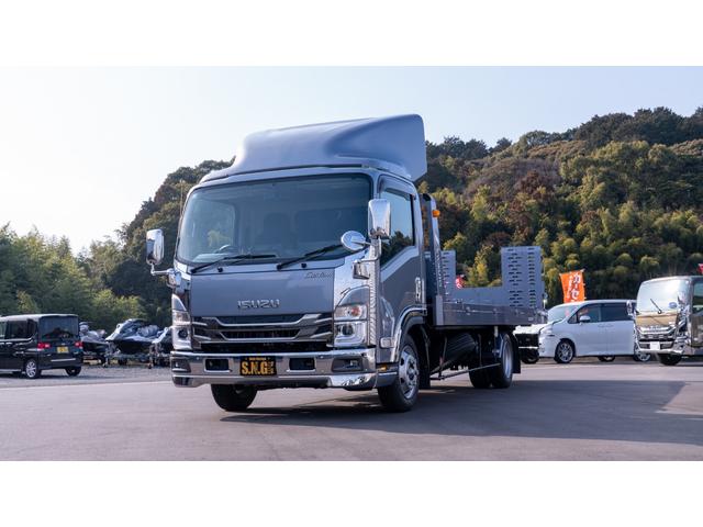 エルフトラック ＳＥカスタム　純正メッキパーツ　極東フラトップ・２．８５ｔ積・ラジコン・バックカメラ・ウィンチ・坂道発進補助装置・左右電格ミラー・ＥＴＣ・スマートキー・横あおり開閉・車両固縛装置・社外デジタルインナーミラー・フォグＬＥＤ・風防（3枚目）