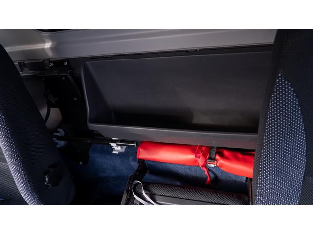 エルフトラック ＳＥカスタム　純正メッキパーツ　極東フラトップ・２．８５ｔ積・ラジコン・バックカメラ・ウィンチ・坂道発進補助装置・左右電格ミラー・ＥＴＣ・スマートキー・横あおり開閉・車両固縛装置・社外デジタルインナーミラー・フォグＬＥＤ・風防（30枚目）