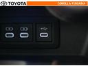 ポータブルオーディオなどの機器を接続して、車両のスピーカーで聞くことができます。