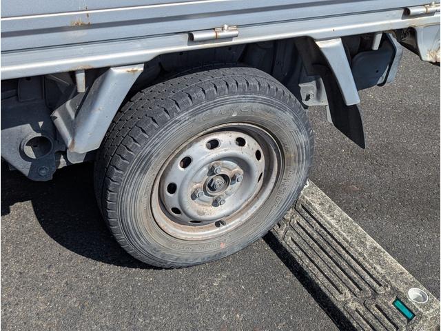 サンバートラック 　パートタイム４ＷＤ　エクストラローギア付５速　切替四駆　運転席エアバッグ　車検令和９年４月　ＴＴ２（6枚目）