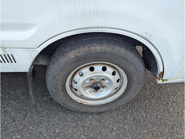 ボンゴトラック 　２２００ディーゼル　パワーゲート　低床　３方開　エアコン　パワステ　最大積載量８５０ｋｇ　ＳＫ２２Ｔ（13枚目）