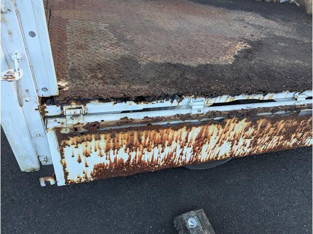 ボンゴトラック 　２２００ディーゼル　パワーゲート　低床　３方開　エアコン　パワステ　最大積載量８５０ｋｇ　ＳＫ２２Ｔ（17枚目）