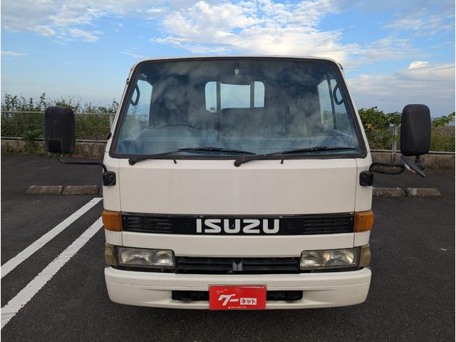 エルフトラック 　２８００ディーゼル　１．５トン　平ボディ　予備車検Ｒ８年１月　　低床　５速　パワーウインドウ　最大積載量１５００ｋｇ　全長４．６９ｍ　総重量３４１５ｋｇ　普通免許　ＮＨＲ５５Ｅ（3枚目）