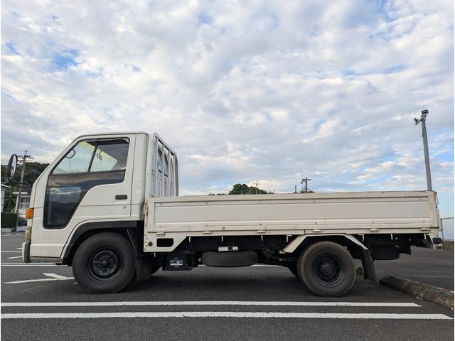 エルフトラック 　２８００ディーゼル　１．５トン　平ボディ　予備車検Ｒ８年１月　　低床　５速　パワーウインドウ　最大積載量１５００ｋｇ　全長４．６９ｍ　総重量３４１５ｋｇ　普通免許　ＮＨＲ５５Ｅ（4枚目）