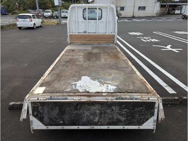 エルフトラック 　２８００ディーゼル　１．５トン　平ボディ　予備車検Ｒ８年１月　　低床　５速　パワーウインドウ　最大積載量１５００ｋｇ　全長４．６９ｍ　総重量３４１５ｋｇ　普通免許　ＮＨＲ５５Ｅ（10枚目）