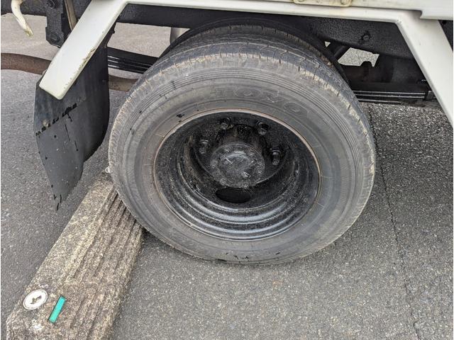 エルフトラック 　２８００ディーゼル　１．５トン　平ボディ　予備車検Ｒ８年１月　　低床　５速　パワーウインドウ　最大積載量１５００ｋｇ　全長４．６９ｍ　総重量３４１５ｋｇ　普通免許　ＮＨＲ５５Ｅ（15枚目）