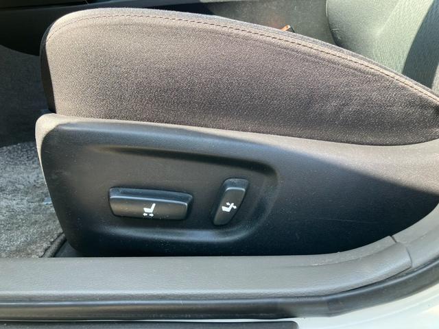 マークＸ ２５０Ｇ　リラックスセレクション・ブラックリミテッド　エアロ　ナビ　フルセグ　Ｂカメラ　Ｂトゥース　ＤＶＤ　１９インチ　車高調　ＨＩＤライト　ＬＥＤフォグ　ＬＥＤテール　ＥＴＣ　スマートキー　前席パワーシート　コンビハンドル　リアフィルム　オートライト（24枚目）