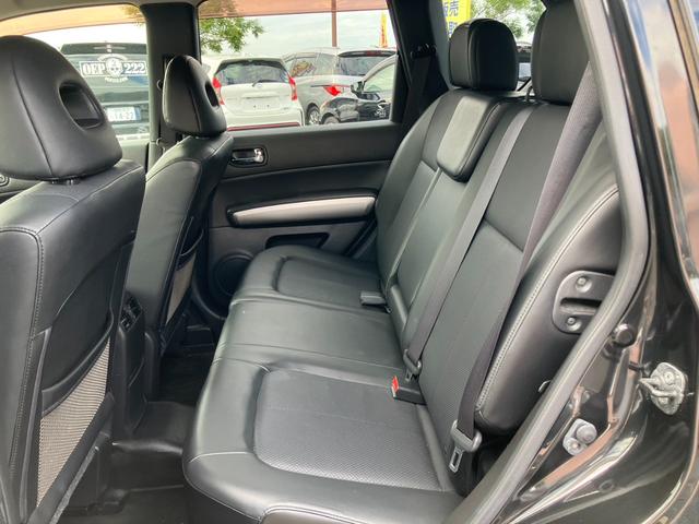 エクストレイル 20X 後期 ナビ フルセグ Bカメラ Bトゥース DVD ETC 19インチ インテリキー 全席シートヒーター 外2本出しマフラー 前後ガーニッシュ ステアリモコン TV走行中視聴可能(30枚目)