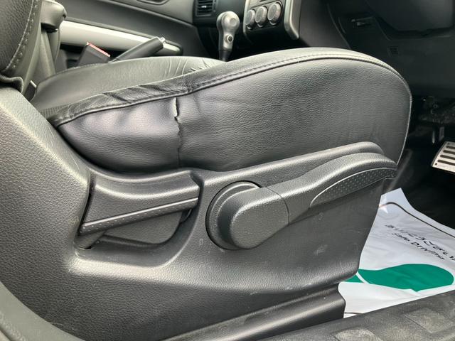 エクストレイル 20X 後期 ナビ フルセグ Bカメラ Bトゥース DVD ETC 19インチ インテリキー 全席シートヒーター 外2本出しマフラー 前後ガーニッシュ ステアリモコン TV走行中視聴可能(36枚目)