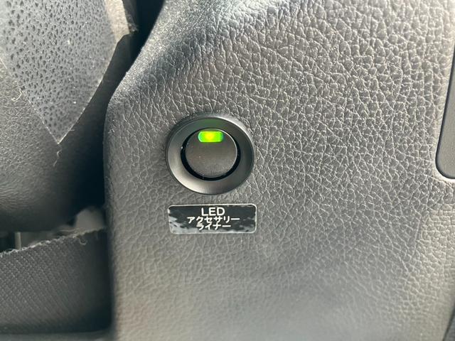 インプレッサスポーツ 2.0iアイサイト プラウドエディション 後期 ナビ フルセグ Bカメラ Bトゥース DVD HIDライト スマートキー2個 ETC アイサイト 前席パワーシート LEDライナー ステアリモコン クルーズコントロール 禁煙車 1オーナー(24枚目)