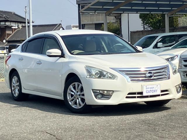 ティアナ ＸＬ　ナビ　フルセグ　Ａビュー　Ｂトゥース　ＤＶＤ　ＨＩＤライト　ＥＴＣ　Ｓキー２個　ＬＤＷ　ＢＳＷ　オートリトラミラー　前席パワーシート　クルコン　オットマン　リアスポイラー　ステアリモコン　禁煙車（9枚目）