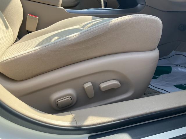 ティアナ ＸＬ　ナビ　フルセグ　Ａビュー　Ｂトゥース　ＤＶＤ　ＨＩＤライト　ＥＴＣ　Ｓキー２個　ＬＤＷ　ＢＳＷ　オートリトラミラー　前席パワーシート　クルコン　オットマン　リアスポイラー　ステアリモコン　禁煙車（23枚目）