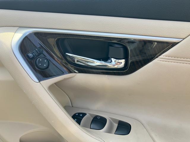 ティアナ ＸＬ　ナビ　フルセグ　Ａビュー　Ｂトゥース　ＤＶＤ　ＨＩＤライト　ＥＴＣ　Ｓキー２個　ＬＤＷ　ＢＳＷ　オートリトラミラー　前席パワーシート　クルコン　オットマン　リアスポイラー　ステアリモコン　禁煙車（40枚目）