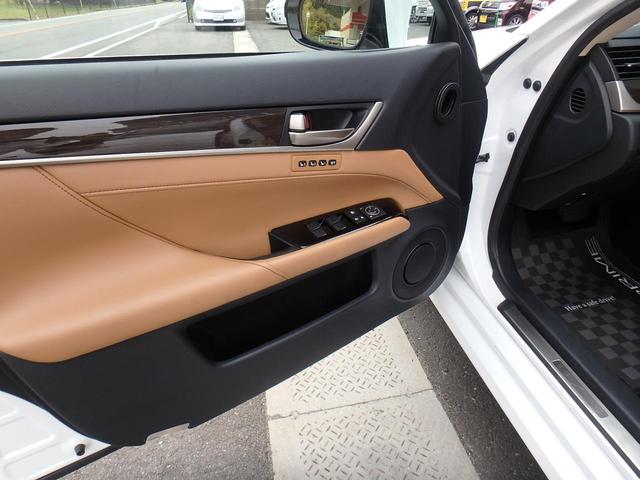 ＧＳ３５０ 　左ハンドル車！！　車検令和８年４月迄！！　ラグジュアリーパッケージ！！　サンルーフ付　レザーシート　マークレビンソンサウンドシステム　スマートキー　アルミホイール　プッシュスタート　スマートキー（18枚目）