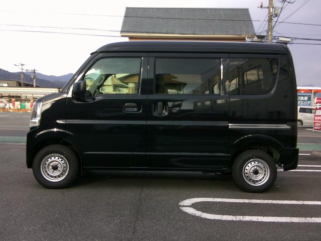 エブリイ ＰＡリミテッド　届出済未使用車　スズキセーフティーサポート　エアコン　オートライト両側スライドドア　コーナーセンサ―　アイドリングストップ　横滑り防止　誤発進抑制（2枚目）