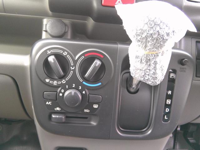 エブリイ ＰＡリミテッド　届出済未使用車　スズキセーフティーサポート　エアコン　オートライト両側スライドドア　コーナーセンサ―　アイドリングストップ　横滑り防止　誤発進抑制（21枚目）