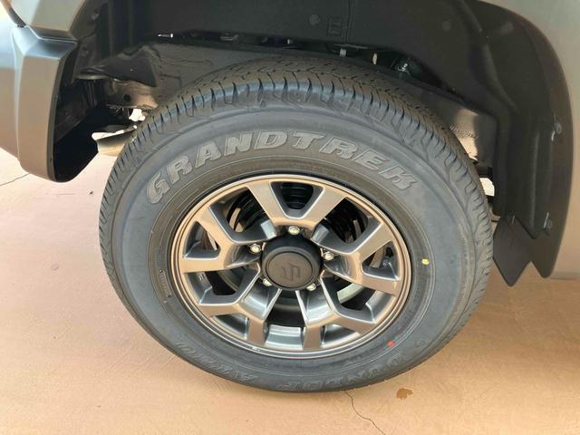 ジムニーシエラ JC 4WD クリアランスソナー オートクルーズコントロール レーンアシスト 衝突被害軽減システム オートライト LEDヘッドランプ ヘッドライトウォッシャー アルミホイール スマートキー(26枚目)