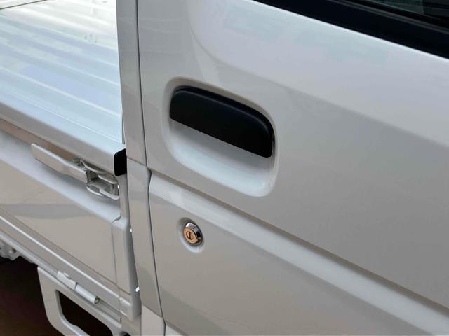 キャリイトラック KCエアコン・パワステ 4WD 軽トラック MT 衝突被害軽減システム クリアランスソナー レーンアシスト アイドリングストップ オートライト ESC エアコン パワーウィンドウ(9枚目)