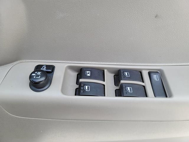 L リミテッド CD USB 運転席パワーシート ベンチシート オートエアコン キーレスエントリー パワーウインドウ 衝突安全ボディ 盗難防止システム 衝突安全ボディ 盗難防止システム 取扱説明書 メンテナンスノート(33枚目)