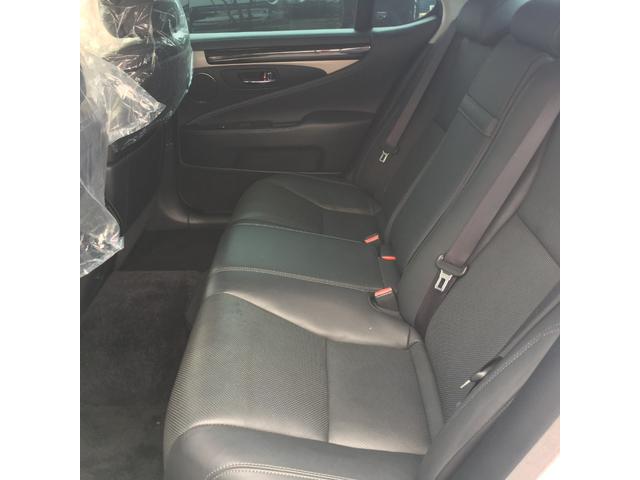 ＬＳ ＬＳ４６０　バージョンＣ　Ｉパッケージ　シートヒーター　サンルーフ　革シート　ブレーキホールド　カードキー　パワーシート　クルーズコントロール　衝突安全システム　クリアランスソナー　ハンドルヒーター　ＬＥＸＵＳ純正ナビ（5枚目）