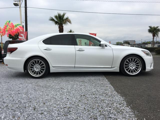 ＬＳ ＬＳ４６０　バージョンＣ　Ｉパッケージ　シートヒーター　サンルーフ　革シート　ブレーキホールド　カードキー　パワーシート　クルーズコントロール　衝突安全システム　クリアランスソナー　ハンドルヒーター　ＬＥＸＵＳ純正ナビ（14枚目）