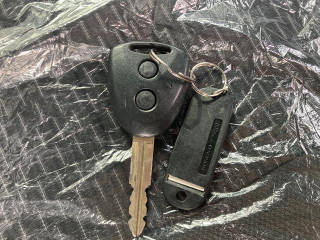 ピクシスメガ Ｄ　両側スライドドア　フォグランプ　アイドリングストップ　横滑り防止スイッチ　ベンチシート　フルフラット　低排出ガス車　電動格納ミラー　ＣＤ　ＦＭ／ＡＭ　ＡＵＸ　検Ｒ９年９月（74枚目）