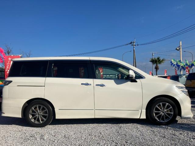 右側面からの一枚です♪次のオーナー様を待ちながら、定期的に洗車はもちろん室内の掃除、当社規定の厳しいチェック項目を定めた点検を行っております。