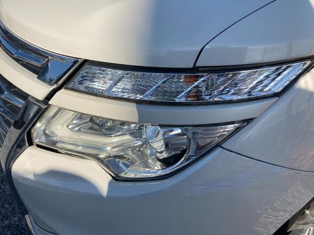 【左ヘッドライト】車検、修理、鈑金塗装、タイヤ／オイル交換、ナビ／ドラレコ取付、各種カスタム、内装クリーニング、外装コーティング、お車に関するすべての窓口として当店をご利用ください。