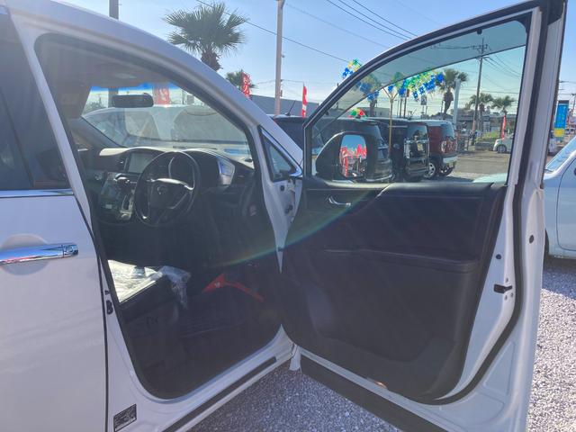 【運転席】展示車を見にご来店頂いたお客様から「並んでいる車どれも綺麗ですね！と嬉しいお言葉をいただきます。その言葉を胸にスタッフ一同、日々頑張っております★