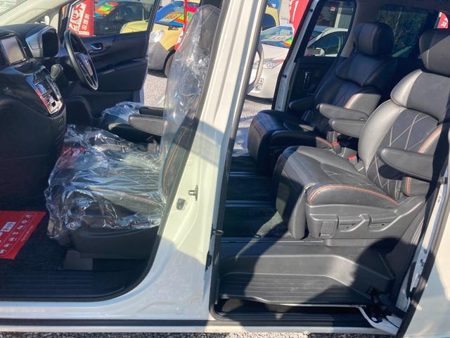 【助手席側のドアを開けた状態の写真】全国納車可能！ご来店が難しい場合は、詳細画像をライン等で送付いたします！☆電話番号０９８５−７１−０６０９です。