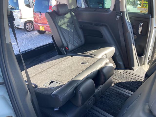 【右後部座席のみ倒したところ】無料代車ご用意！納車までにお車が必要な方もお気軽にご相談ください。お電話番号（０９８５−７１−０６０９）