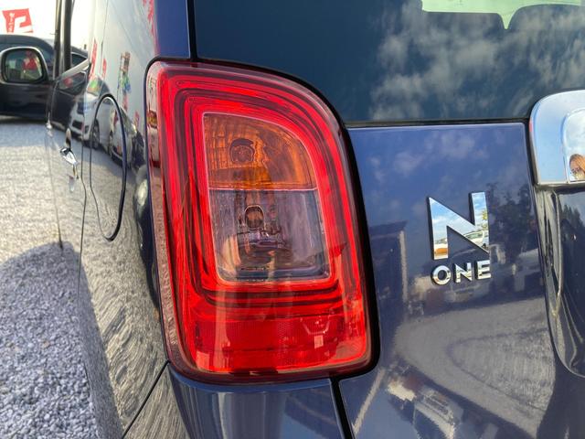 Ｎ－ＯＮＥ プレミアム　横滑り防止スイッチ　ＥＣＯＮ　ＥＴＣ　ベンチシート　フルフラット　Ｐスタート　キーレス　エアバッグ　フォグランプ　電動格納ミラー　オートライト　ホンダ純正オーディオ　ＣＤ　ＡＵＸ　ＵＳＢ（27枚目）