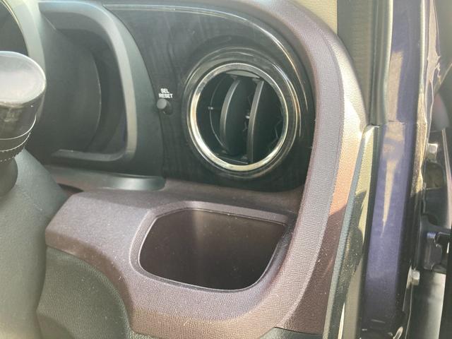 Ｎ－ＯＮＥ プレミアム　横滑り防止スイッチ　ＥＣＯＮ　ＥＴＣ　ベンチシート　フルフラット　Ｐスタート　キーレス　エアバッグ　フォグランプ　電動格納ミラー　オートライト　ホンダ純正オーディオ　ＣＤ　ＡＵＸ　ＵＳＢ（40枚目）