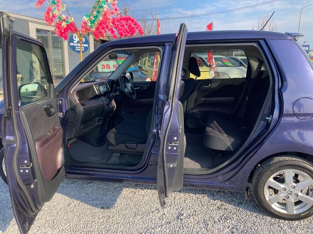 Ｎ－ＯＮＥ プレミアム　横滑り防止スイッチ　ＥＣＯＮ　ＥＴＣ　ベンチシート　フルフラット　Ｐスタート　キーレス　エアバッグ　フォグランプ　電動格納ミラー　オートライト　ホンダ純正オーディオ　ＣＤ　ＡＵＸ　ＵＳＢ（71枚目）