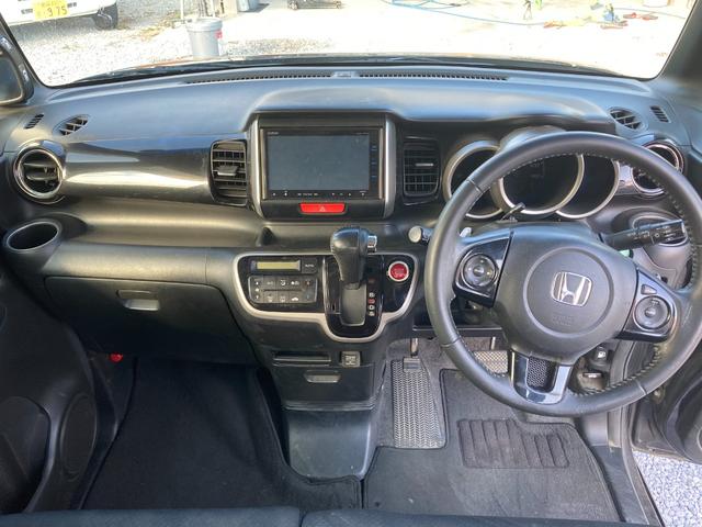 N-BOXカスタム G ターボSSパッケージ バックカメラ・両側電動スライドドア・プッシュスタート・キーレス・ETC装備車両・電動格納ミラー・Aライト・フォグランプ・オートエアコン・AM・FM・クルーズコントロール・CD・DVD・フルセグ・ターボ(2枚目)