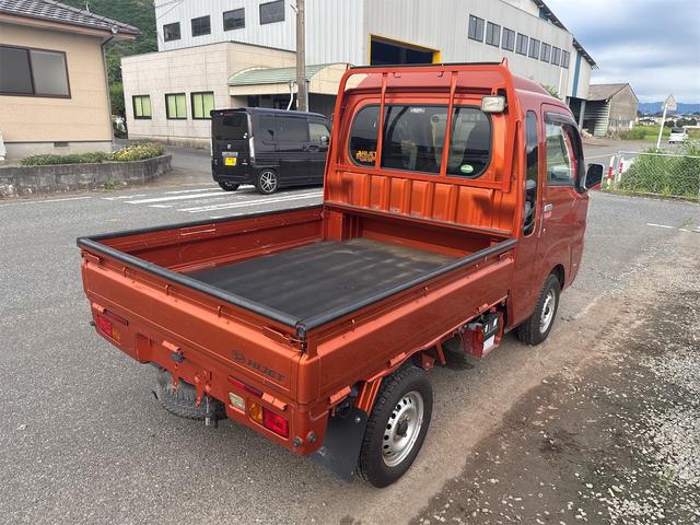 ハイゼットトラック ジャンボ　４ＷＤ　軽トラック　ＭＴ　ナビ　ＴＶ　キーレスエントリー　エアコン　パワーウィンドウ　運転席エアバッグ　助手席エアバッグ　ミュージックプレイヤー接続可　ＬＥＤヘッドランプ（15枚目）
