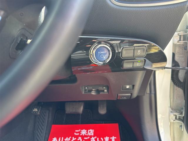 プリウス Ｓツーリングセレクション　ＥＴＣ　レーンアシスト　オートクルーズコントロール　バックカメラ　ナビ　ＴＶ　アルミホイール　オートマチックハイビーム　オートライト　ＬＥＤヘッドランプ　ＣＶＴ　スマートキー　電動格納ミラー（9枚目）