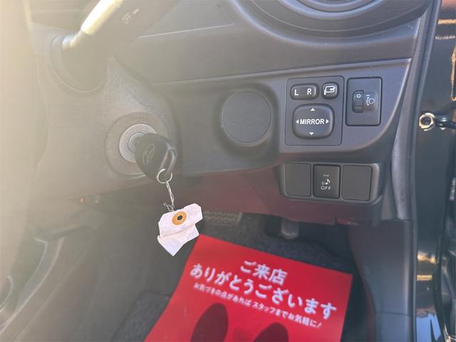 アクア Ｓ　ＥＴＣ　バックカメラ　ナビ　ＴＶ　キーレスエントリー　アイドリングストップ　電動格納ミラー　ＣＶＴ　衝突安全ボディ　ＡＢＳ　ＥＳＣ　ＣＤ　ＤＶＤ再生　ＵＳＢ　Ｂｌｕｅｔｏｏｔｈ　エアコン（8枚目）