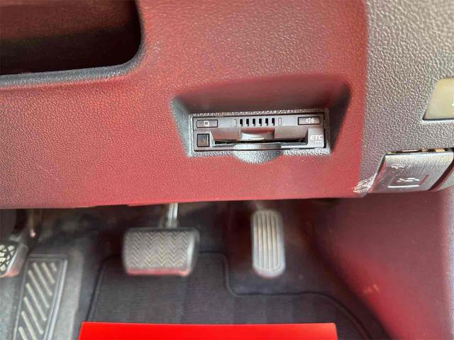 プリウス Ｓツーリングセレクション　ドライブレコーダー　ＥＴＣ　バックカメラ　ナビ　ＴＶ　アルミホイール　ＬＥＤヘッドランプ　ＣＶＴ　シートヒーター　スマートキー　電動格納ミラー　盗難防止システム　ＣＤ　Ｂｌｕｅｔｏｏｔｈ（8枚目）