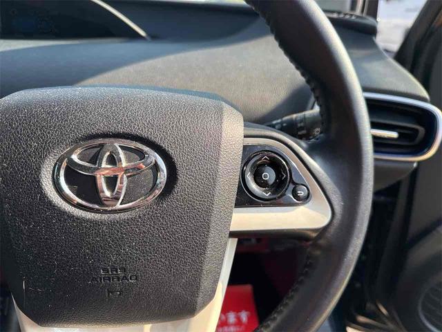 プリウス Ｓツーリングセレクション　ドライブレコーダー　ＥＴＣ　バックカメラ　ナビ　ＴＶ　アルミホイール　ＬＥＤヘッドランプ　ＣＶＴ　シートヒーター　スマートキー　電動格納ミラー　盗難防止システム　ＣＤ　Ｂｌｕｅｔｏｏｔｈ（11枚目）